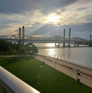 Meet your Posher, Eduardo